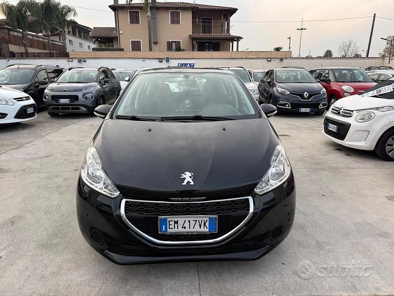 Usata Peugeot 208 Active 68 CV (50 kW) 2012 Nero Utilitaria