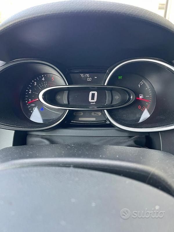 Usata Renault Clio IV 65 CV (47 kW) 2017 Grigio Berlina