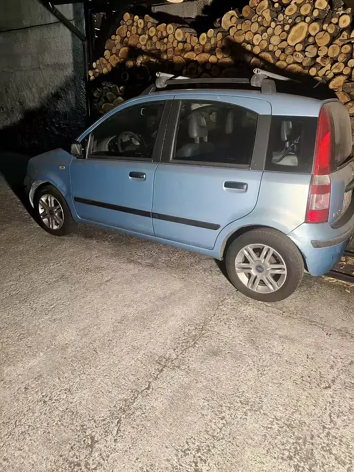 Usata Fiat Panda 69 CV (50 kW) 2006 Bluazzurro Utilitaria