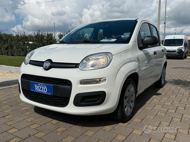 Usata Fiat Panda Lounge 69 CV (50 kW) 2012 Bianco Utilitaria