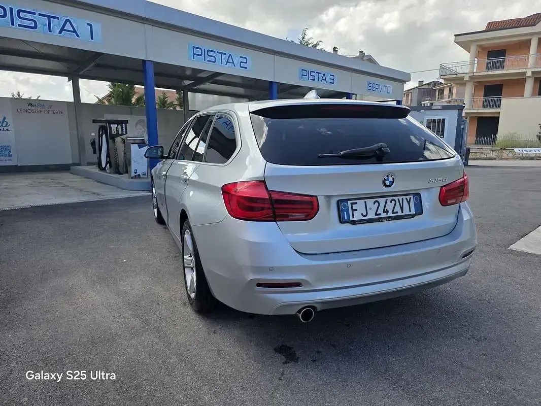 Usata BMW 316 Advantage 116 CV (85 kW) 2017 Argento Station wagon