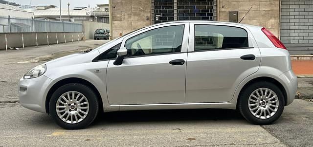 Usata Fiat Punto Lounge 69 CV (50 kW) 2016 Grigio Berlina