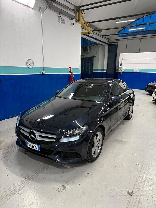 Usata Mercedes C180 Premium 116 CV (85 kW) 2016 Blu Berlina