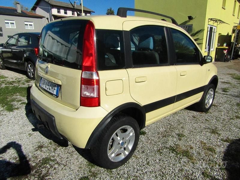 Usata Fiat Panda 4x4 60 CV (44 kW) 2007 Giallo Utilitaria