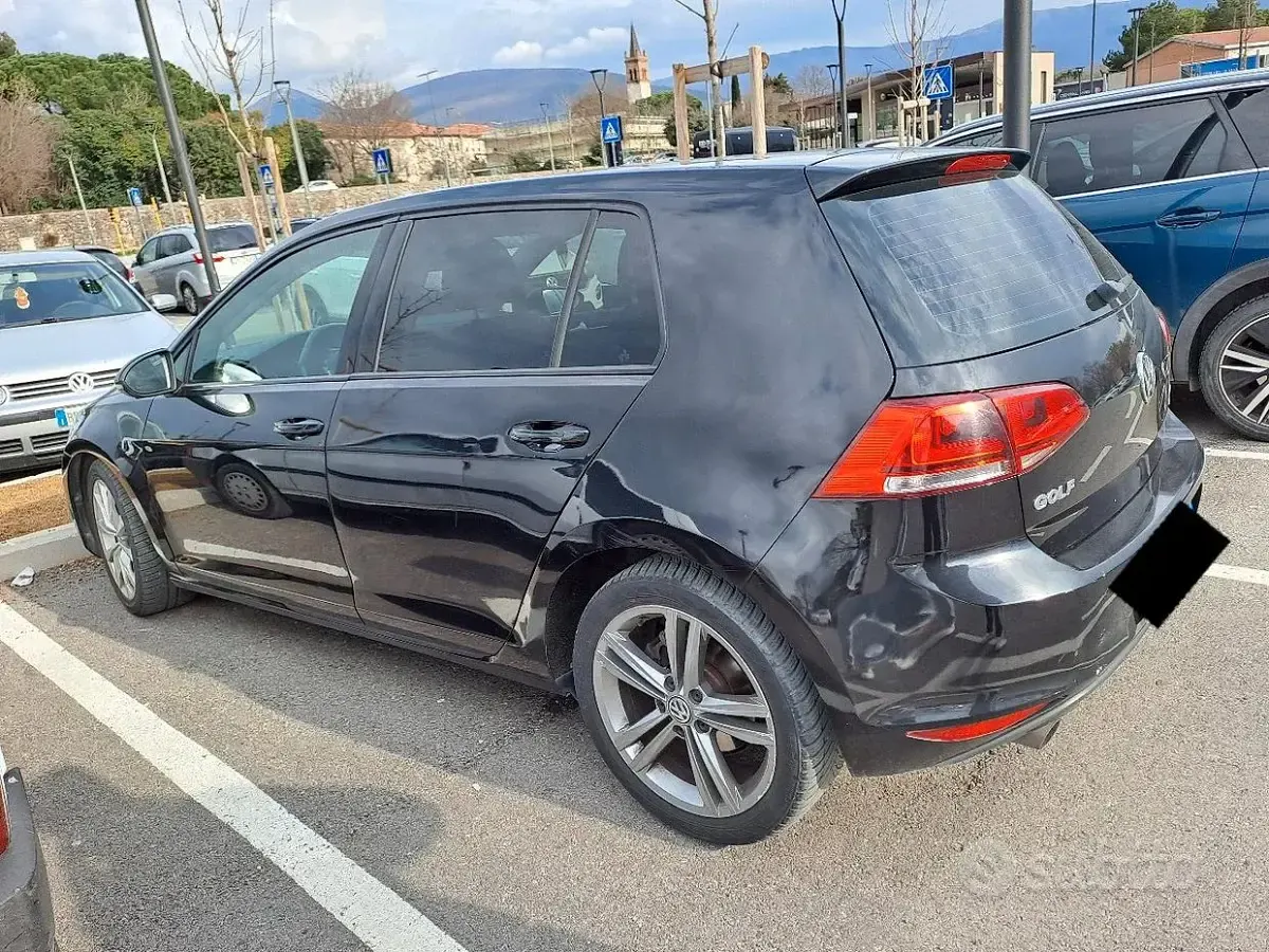 Usata VW Golf VII 110 CV (80 kW) 2012 Nero Utilitaria