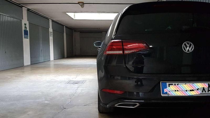 Usata VW Golf VII Sportline 116 CV (85 kW) 2017 Nero Berlina