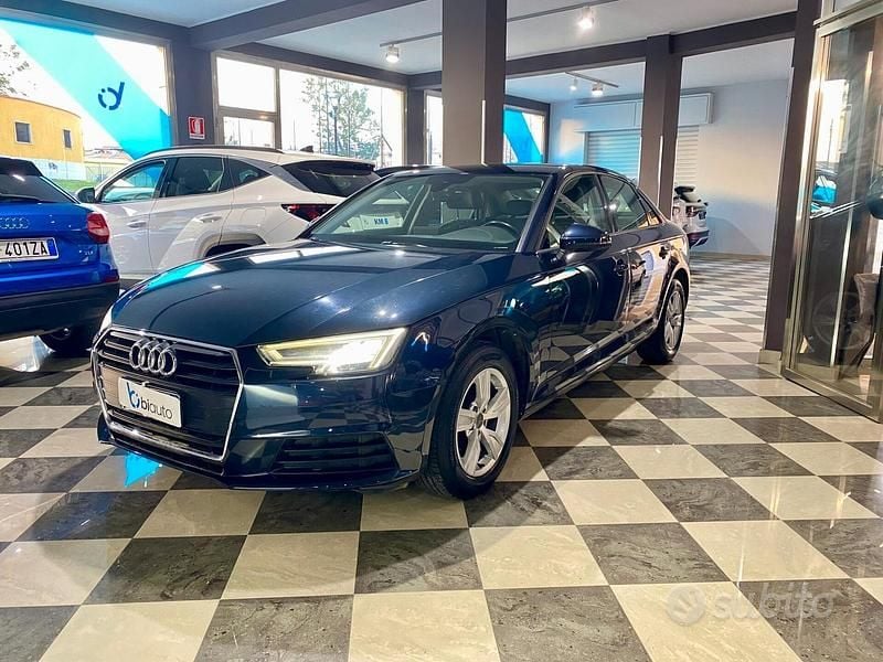 Usata Audi A4 Design 150 CV (110 kW) 2015 Blu Berlina