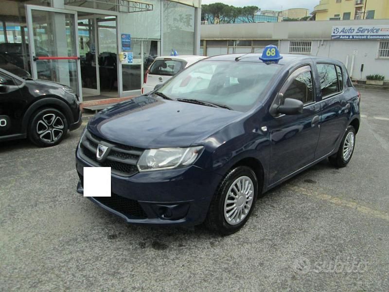 Usata Dacia Sandero Lauréate 75 CV (55 kW) 2015 Blu metallizzato Utilitaria
