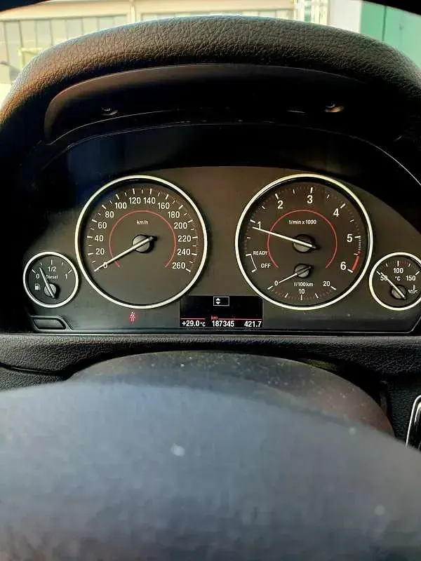 Usata BMW 318 Efficient Dynamics 143 CV (105 kW) 2012 Berlina