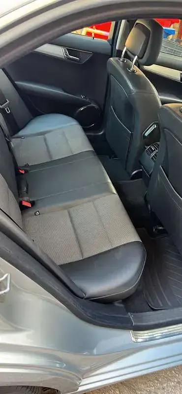 Usata Mercedes C220 Avantgarde 170 CV (125 kW) 2009 Grigio Berlina