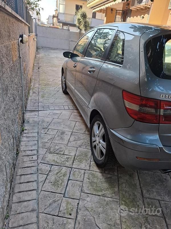 Usata Mercedes B180 2008 Grigio Monovolume