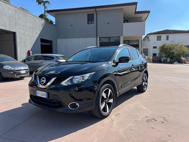 Nero Usata 2017 Nissan Qashqai Black Edition SUV | 8950 € (Ottimo prezzo) - Immagine 1/4
