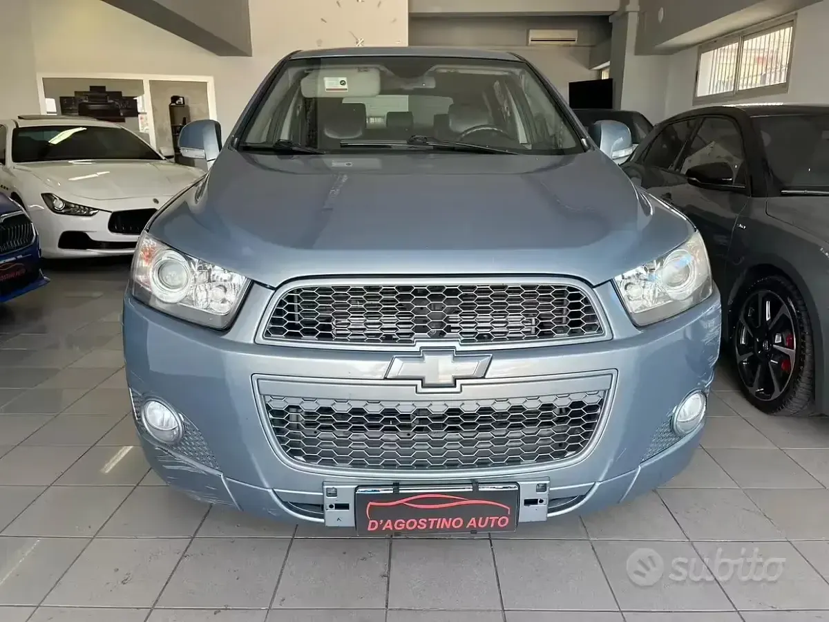 Usata Chevrolet Captiva LT 163 CV (119 kW) 2011 Grigio SUV