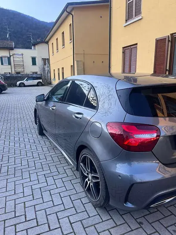 Usata Mercedes 200 Premium 136 CV (100 kW) 2016 Grigio Berlina