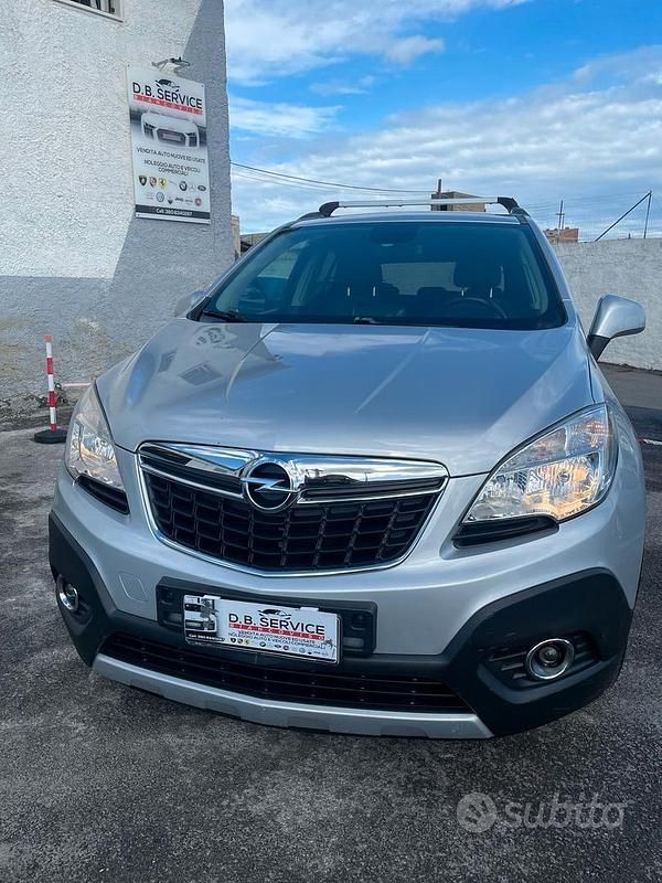 Argento Usata 2013 Opel Mokka SUV | 8999 € (Molto cara) - Immagine 1/4