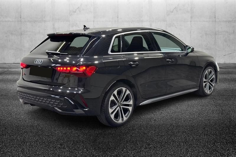 Usata Audi A3 e-tron S-Line 150 CV (110 kW) 2024 Nero metallizzato Utilitaria