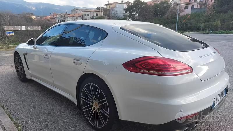 Usata Porsche Panamera Edition 300 CV (220 kW) 2015 Bianco Utilitaria
