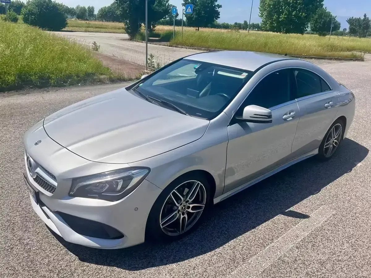 Usata Mercedes CLA200 136 CV (100 kW) 2017 Grigio Berlina