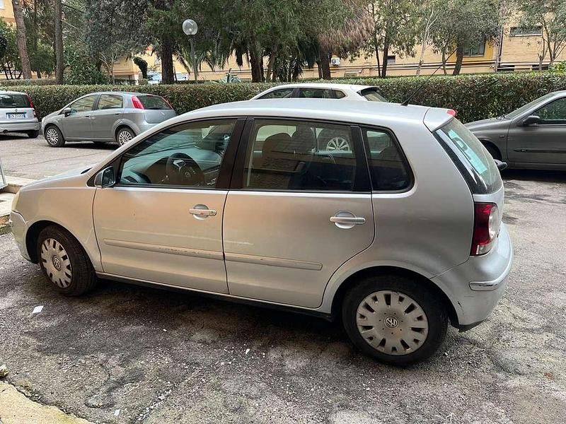 Usata VW Polo Trendline 64 CV (47 kW) 2005 Argento Utilitaria