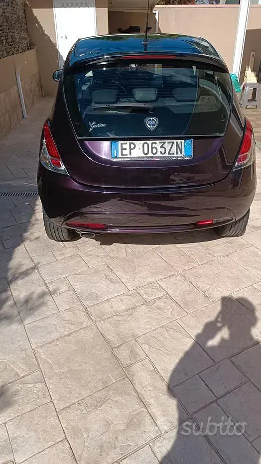 Usata Lancia Ypsilon Silver 69 CV (50 kW) 2013 Nero Utilitaria