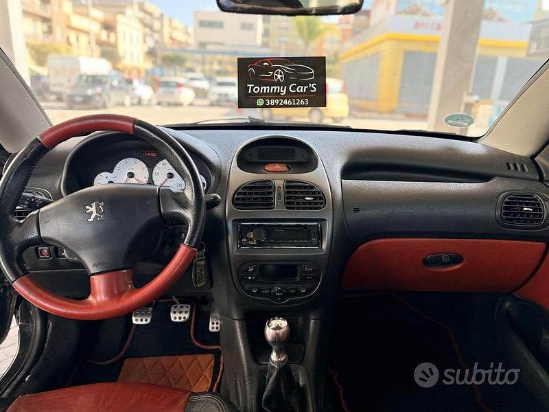 Usata Peugeot 206 CC 110 CV (80 kW) 2001 Nero Cabrio