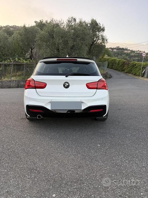 Begagnad BMW 118 M Sport 150 HK (110 kW) 2019 Vit Halvkombi