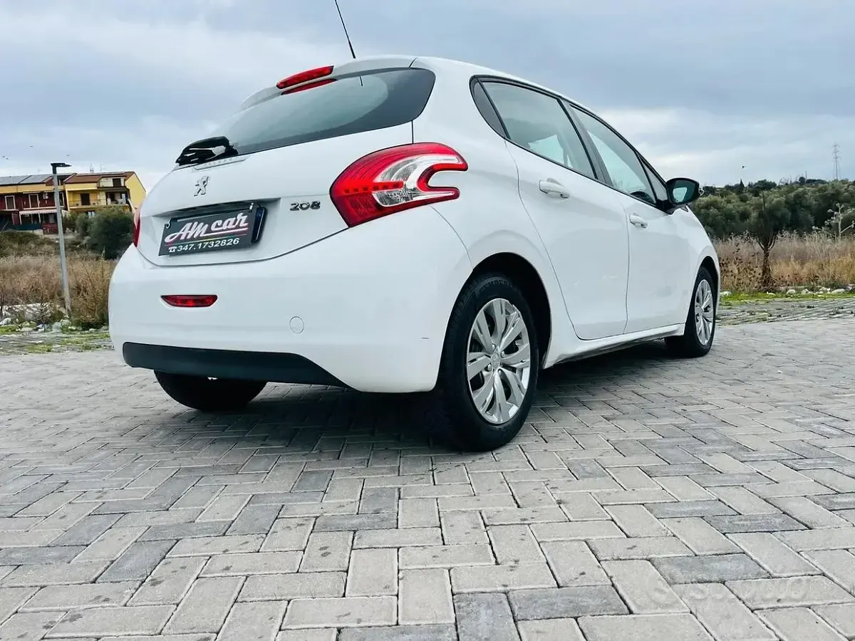 Usata Peugeot 208 Allure 75 CV (55 kW) 2009 Bianco Utilitaria
