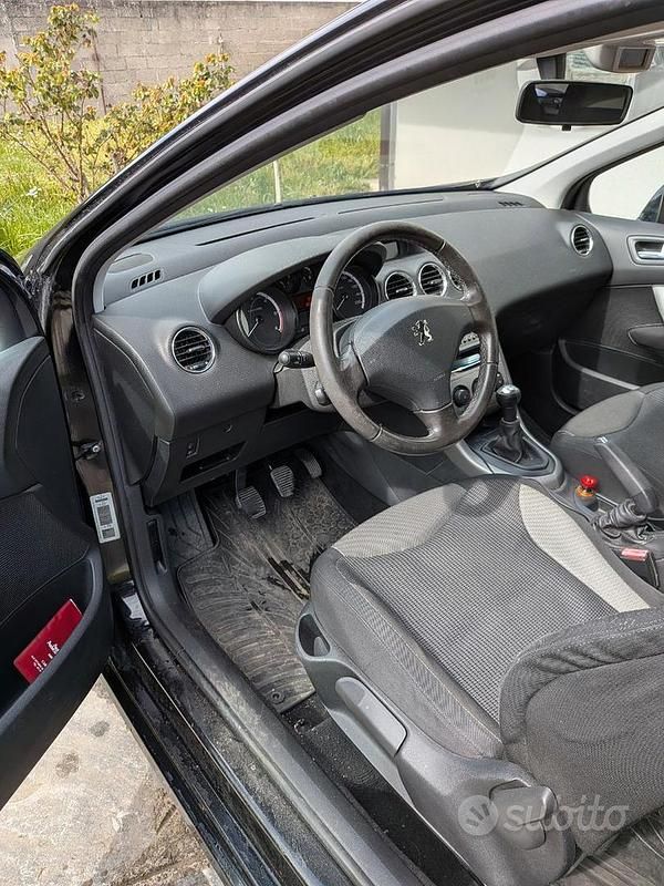 Usata Peugeot 308 112 CV (82 kW) 2008 Nero Berlina