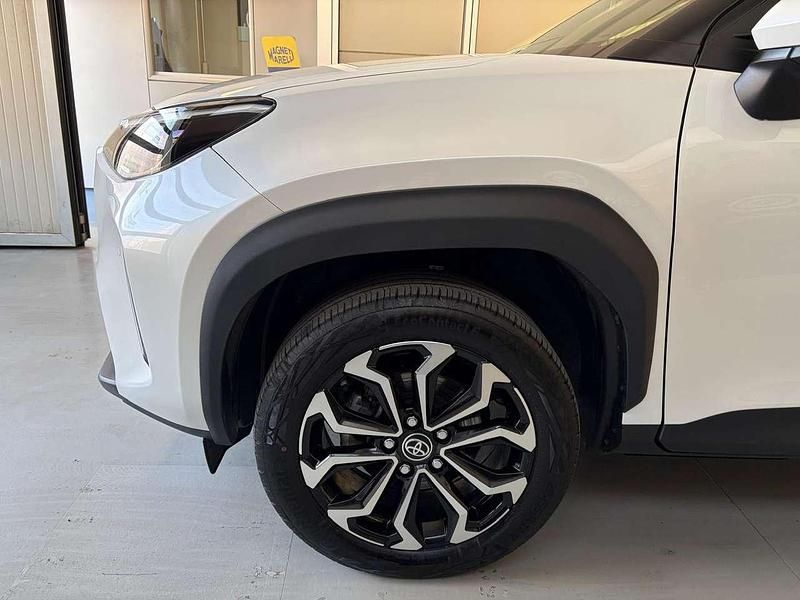 Usata Toyota Yaris Cross Trend 92 CV (67 kW) 2025 Perlato triplo strato SUV