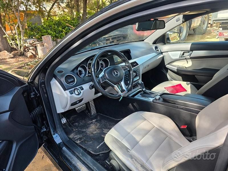 Usata Mercedes C220 170 CV (125 kW) 2012 Nero Coupé