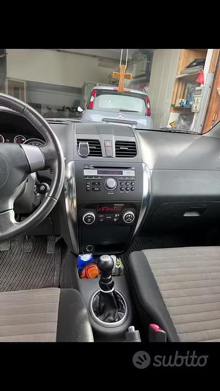 Usata Fiat Sedici 120 CV (88 kW) 2009 Nero SUV