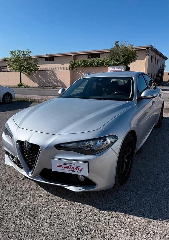 Usata Alfa Romeo Giulia Super 150 CV (110 kW) 2017 Grigio Berlina