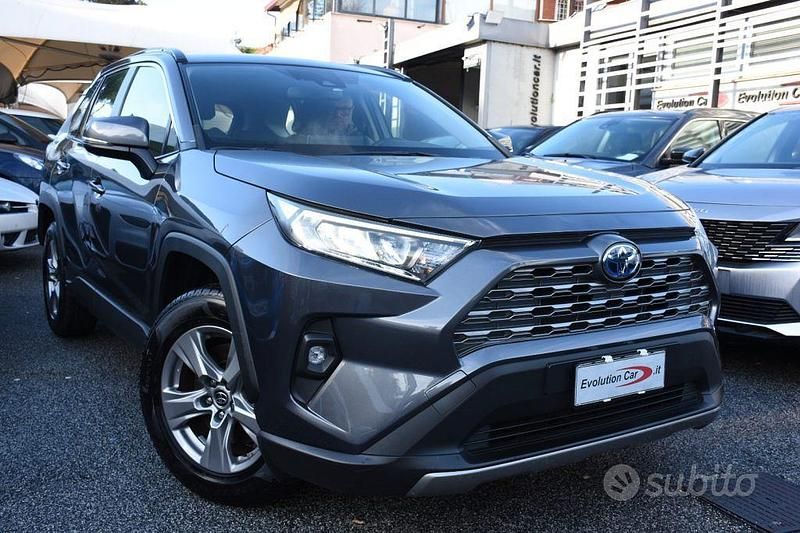 Usata Toyota RAV4 Hybrid Business Edition 222 CV (163 kW) 2022 Grigio metallizzato SUV