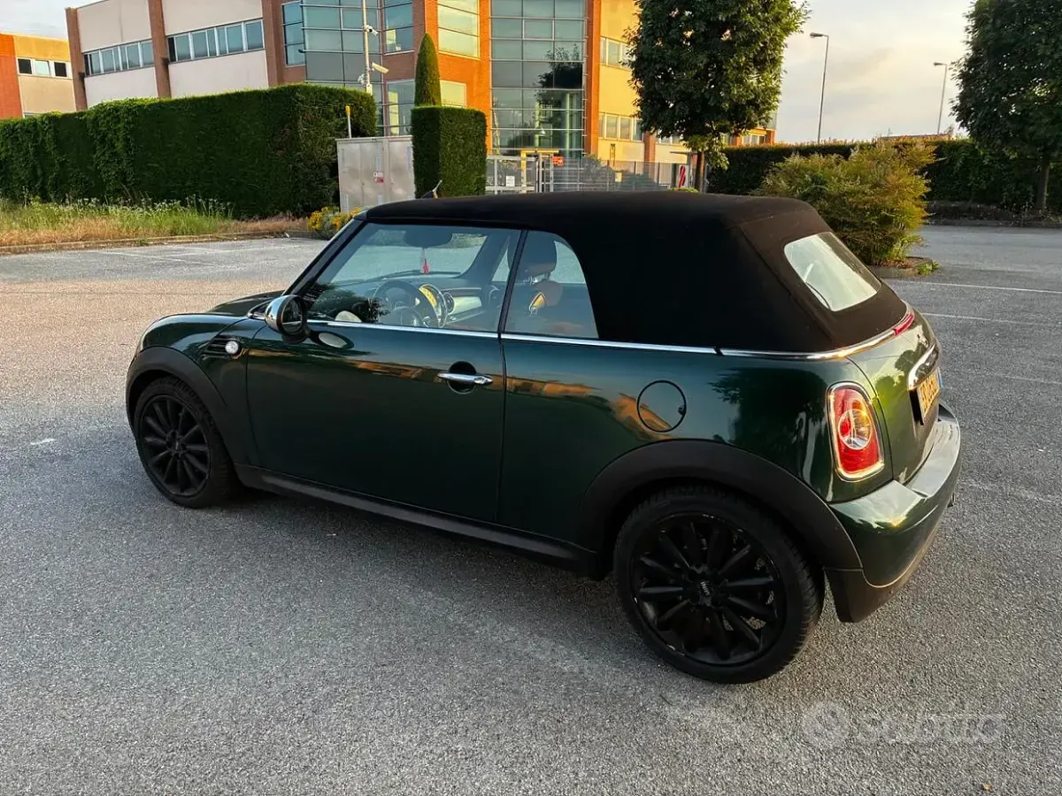 Usata Mini Cooper D Cabriolet 112 CV (82 kW) 2013 Verde Cabrio