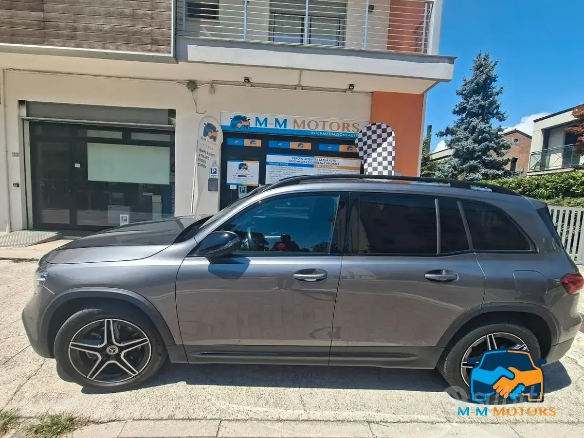 Usata Mercedes GLB180 Premium 116 CV (85 kW) 2022 Grigio SUV