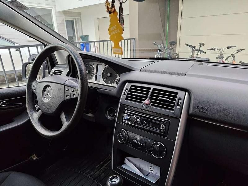 Usata 2011 Mercedes B180 Executive Monovolume | 3500 € (Super prezzo) - Immagine 1/4