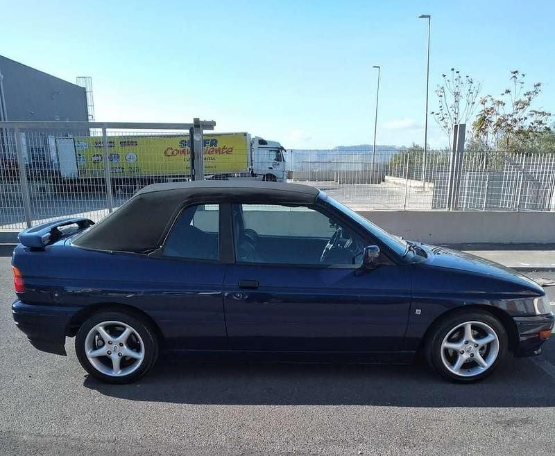 Usata Ford Escort Cabriolet 131 CV (96 kW) 1992 Cabrio