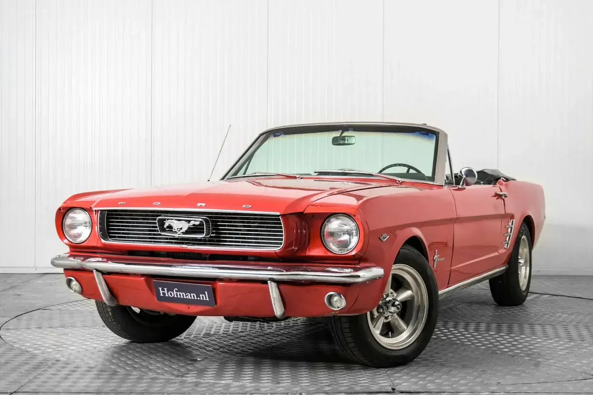 Usata Ford Mustang 215 CV (158 kW) 1966 Rosso Cabrio