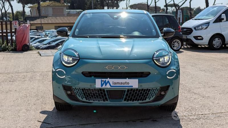Usata Fiat 600 La Prima 110 CV (80 kW) 2025 Verde SUV