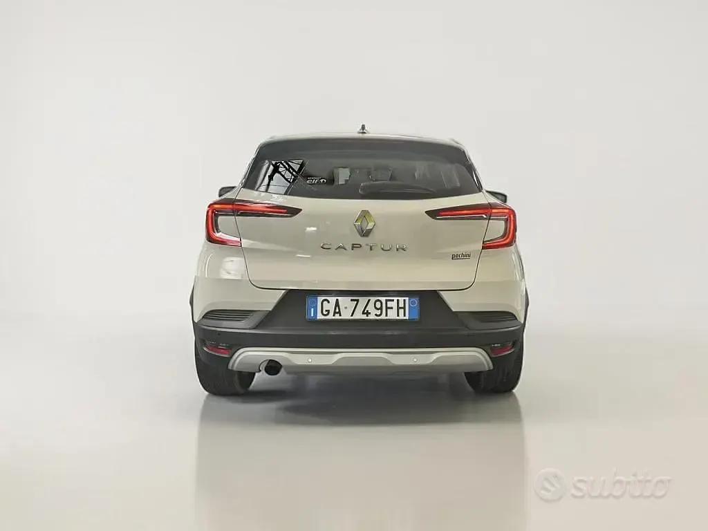 Usata Renault Captur Zen 101 CV (74 kW) 2020 Bia SUV