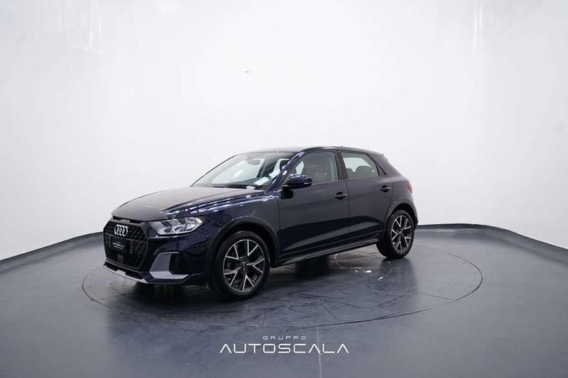 Usata Audi A1 110 CV (80 kW) 2022 Blu firmamento SUV