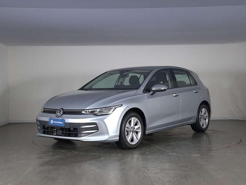 Usata VW Golf VIII Life 116 CV (85 kW) 2025 Dolomite silver metallizzato Berlina