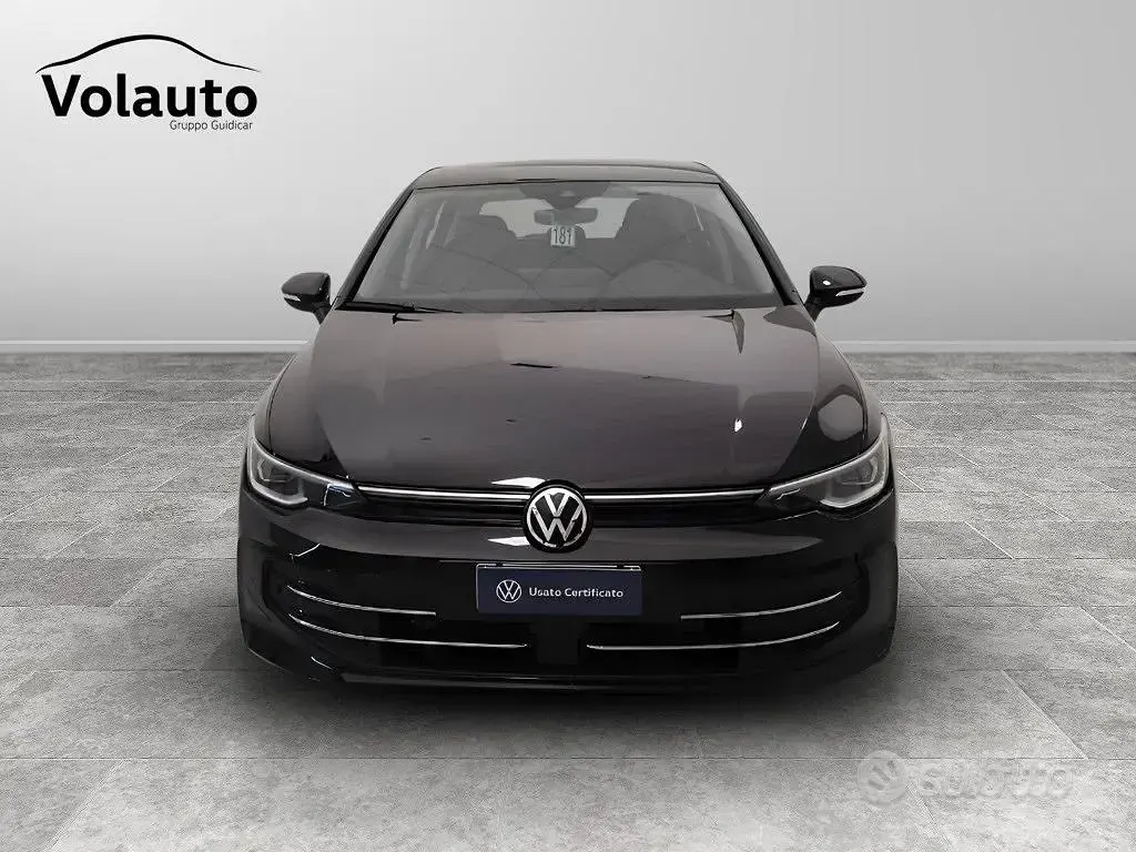 Begagnad VW Golf VIII Style 150 HK (110 kW) 2025 Svart Sedan