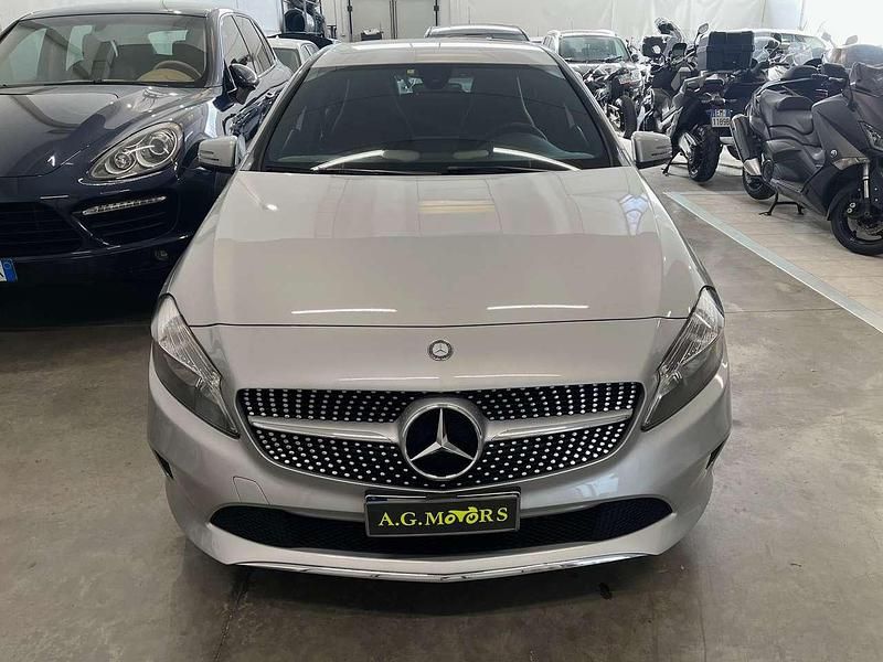 Occasion Mercedes A160 Business 102 ch (75 kW) 2016 Argent Berline
