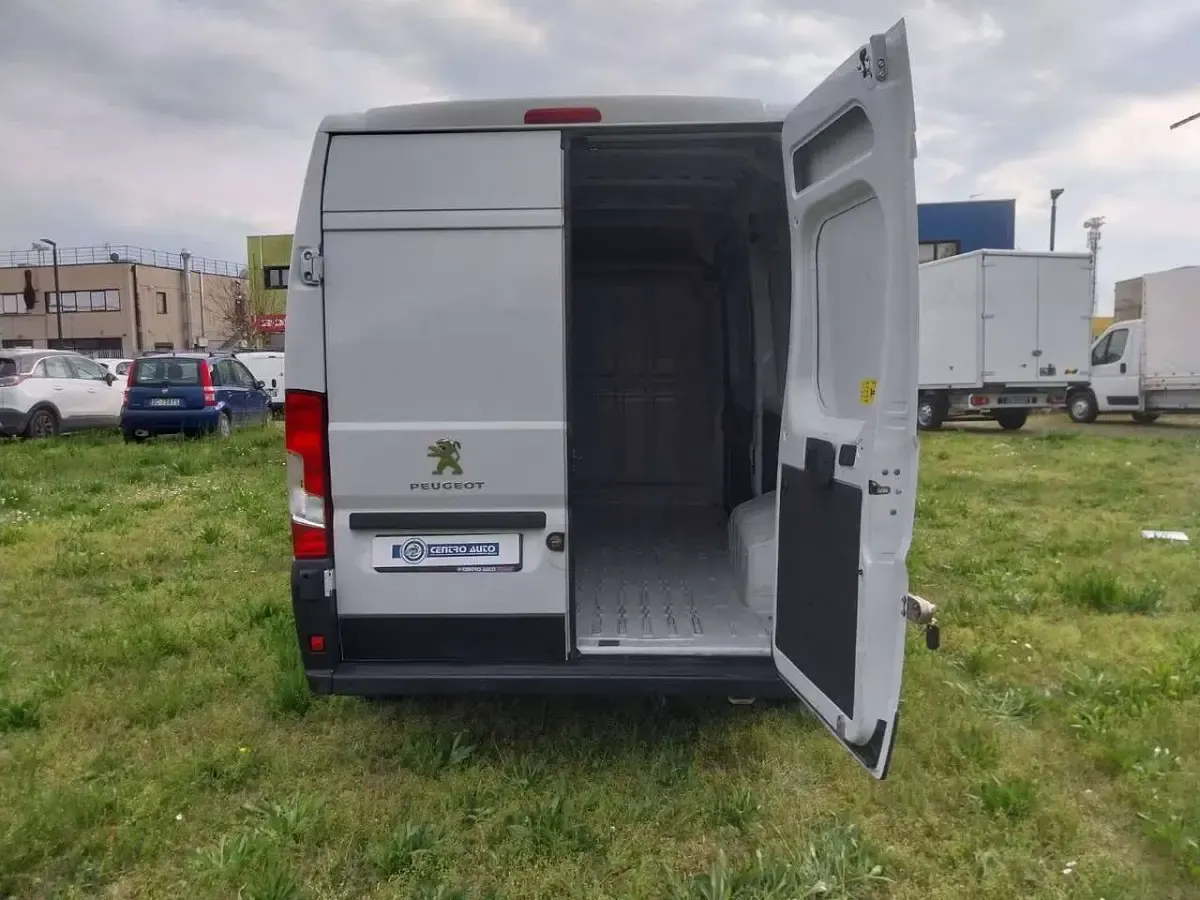 Usata Peugeot Boxer S 140 CV (102 kW) 2023 Bianco Furgone
