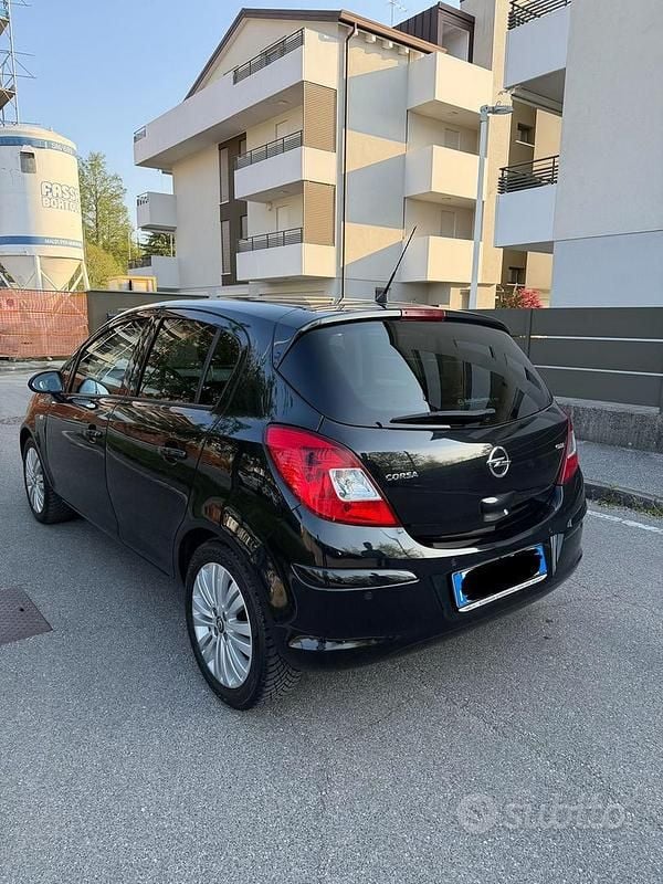 Usata Opel Corsa 75 CV (55 kW) 2014 Utilitaria