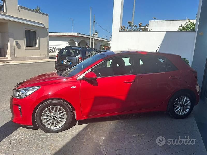 Usata Kia Rio 77 CV (56 kW) 2017 Rosso Berlina