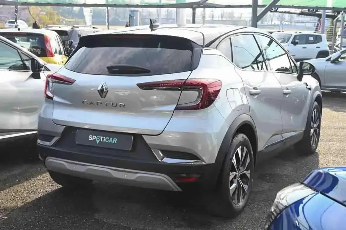 Usata Renault Captur Techno 91 CV (66 kW) 2024 Grigio SUV