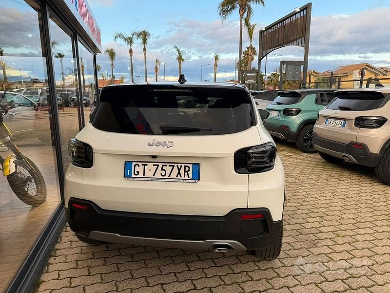 Usata Jeep Avenger Summit 100 CV (73 kW) 2024 Bianco SUV