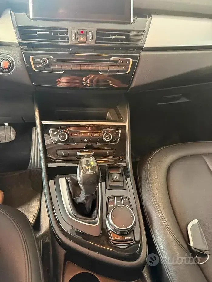 Usata BMW 218 Luxury Line 150 CV (110 kW) 2018 Grigio Station wagon